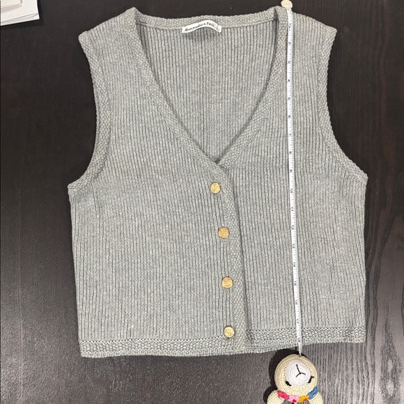 Abercrombie & Fitch Mara Gray Button-Up Sweater Vest - Picture 8 of 8